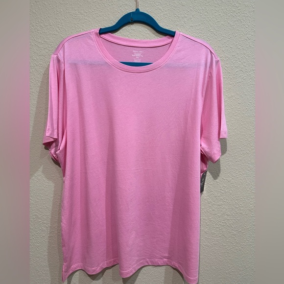 Nwt crew neck short sleeve tee. 40% modal & 60% cotton.Very soft and luxurious. - Picture 1 of 3